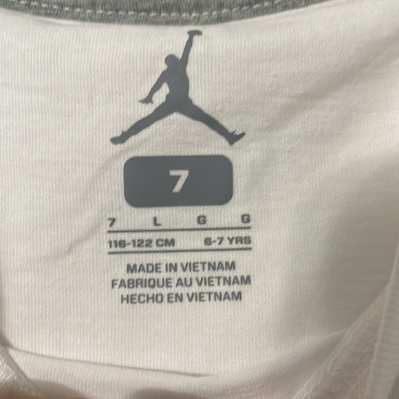 Air Jordan Tee Size 6-7years, 116-122cm - Picture 2 of 3